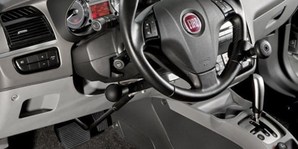 Comprar carros adaptados para pessoa com deficiência pode envolver muita burocracia 2 carros adaptados para pessoa com deficiência