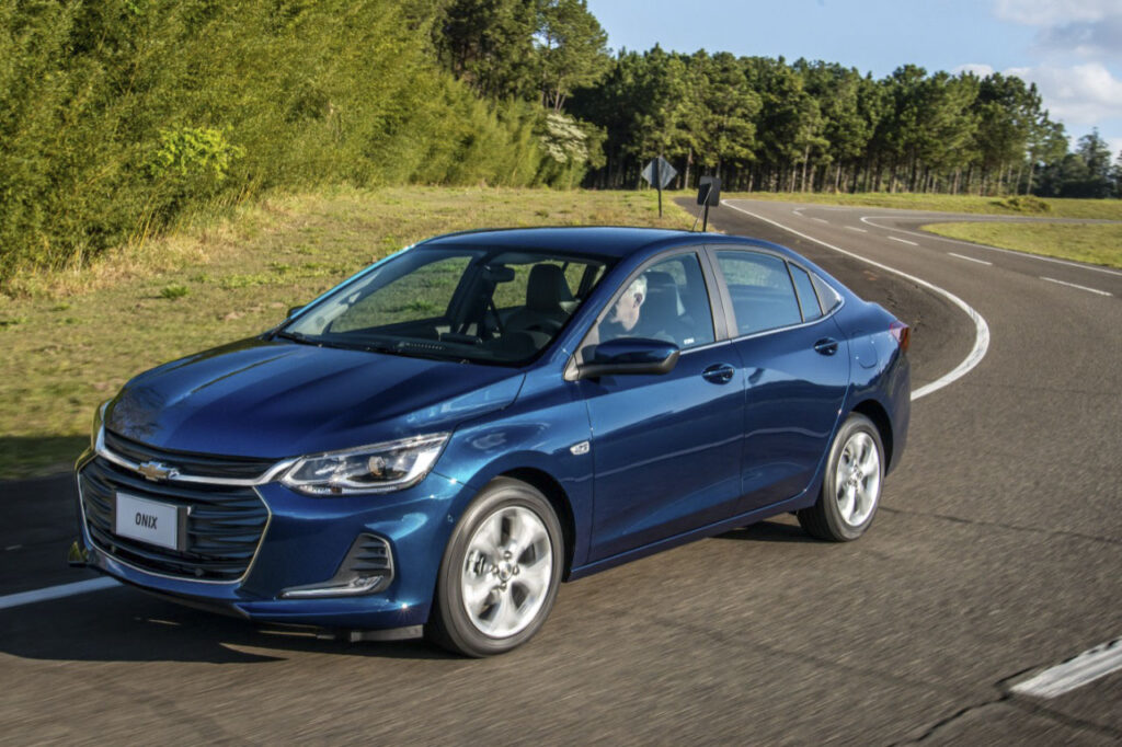carros mais econômicos Novo Onix Plus Premier