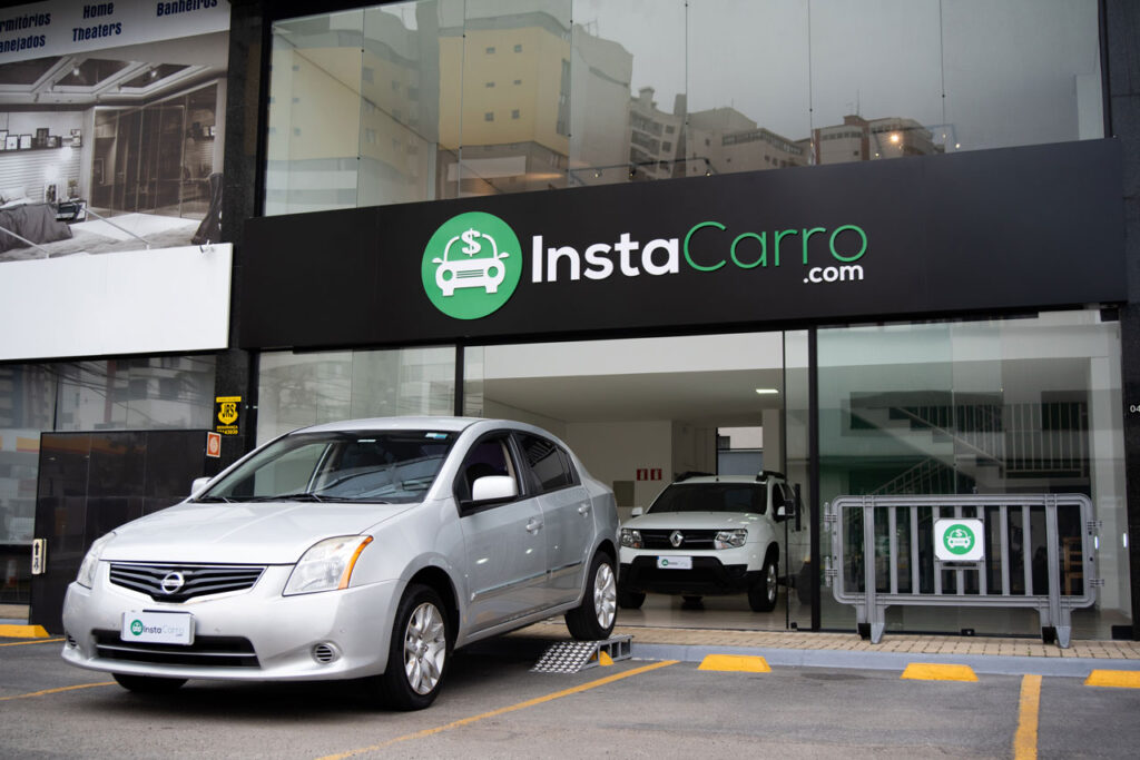 Renault Sandero e Chevrolet Onix lideram entre os mais vendidos na InstaCarro em julho de 2021 6 mais vendidos na instacarro em julho de 2021 - fachada instacarro curitiba