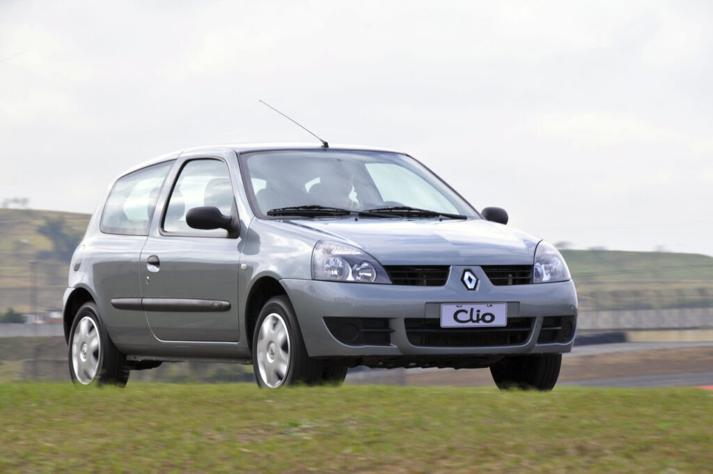 melhor versão do Renault Clio 2011 frente
