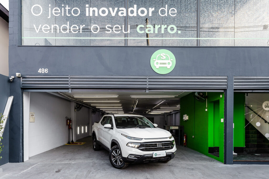 nova fiat toro 1.3 turbo branca - fachada da loja InstaCarro Itaim