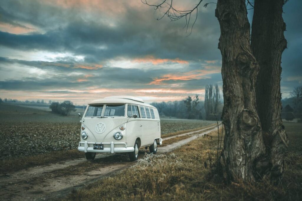 Vw Kombi branca antiga, historia da Kombi