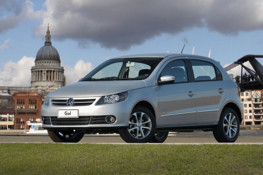 Qual seria o preço corrigido dos 5 carros mais vendidos há 10 anos? 6 carros mais vendidos 10 anos volkswagen_gol_power_4