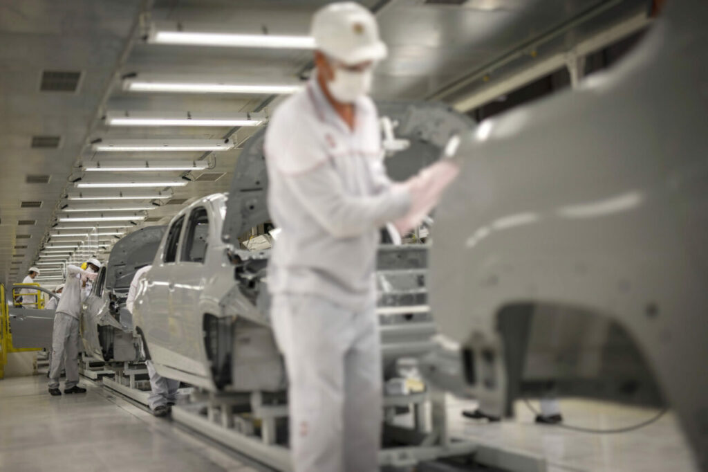 fiat strada linha de producao carros