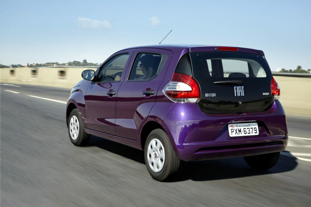 5 carros com cores diferentes e que fogem do comum 2 fiat mobi