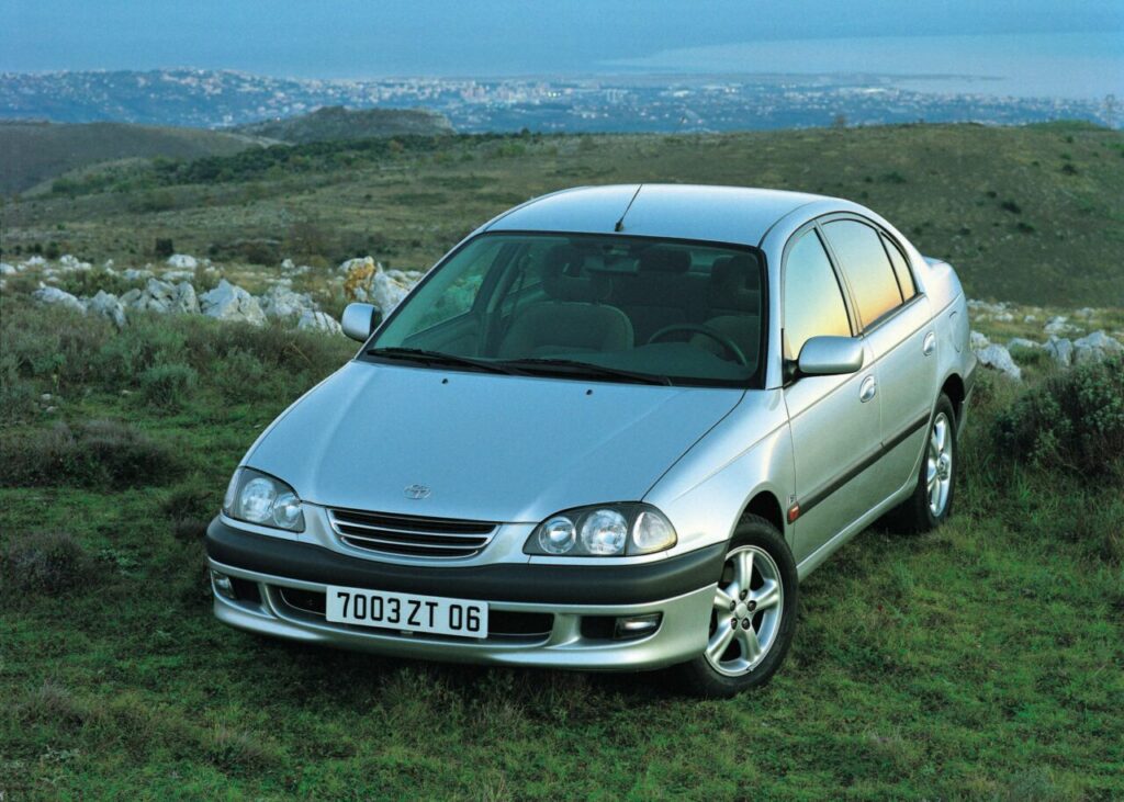 toyota corona avensis