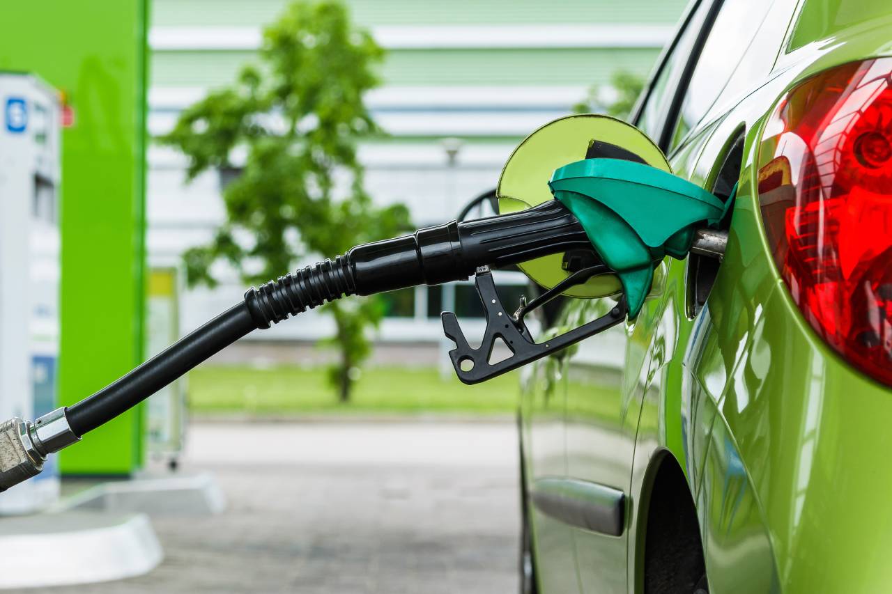 posto de gasolina verde abastecer ate a boca