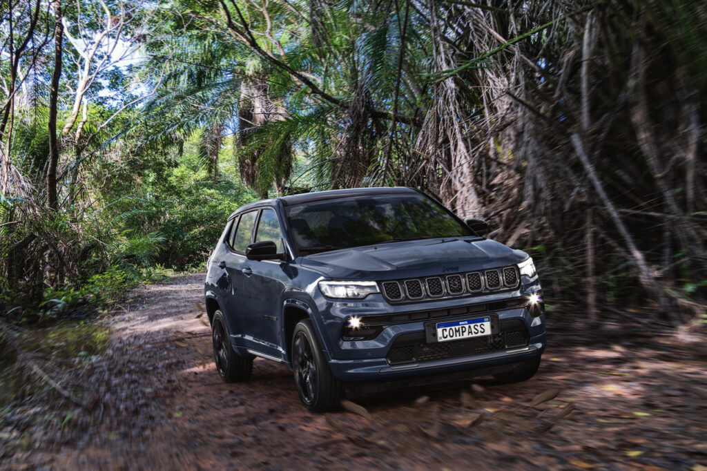 5 carros que desvalorizaram desde o lançamento 7 Jeep Compass 4xe carros que desvalorizaram após o lançamento