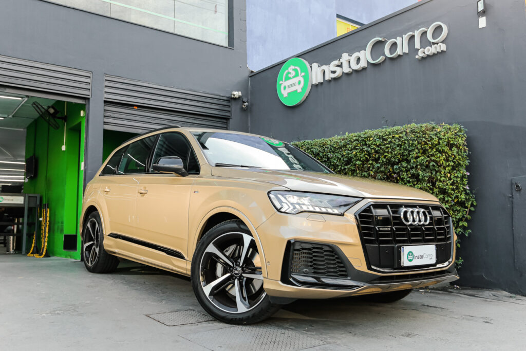 Audi Q7 S Line Dourado