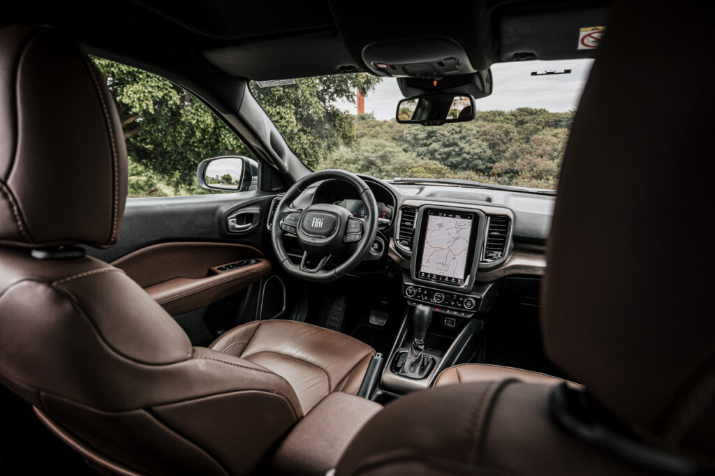 interior da Fiat Toro Ranch Diesel 4x4 2023