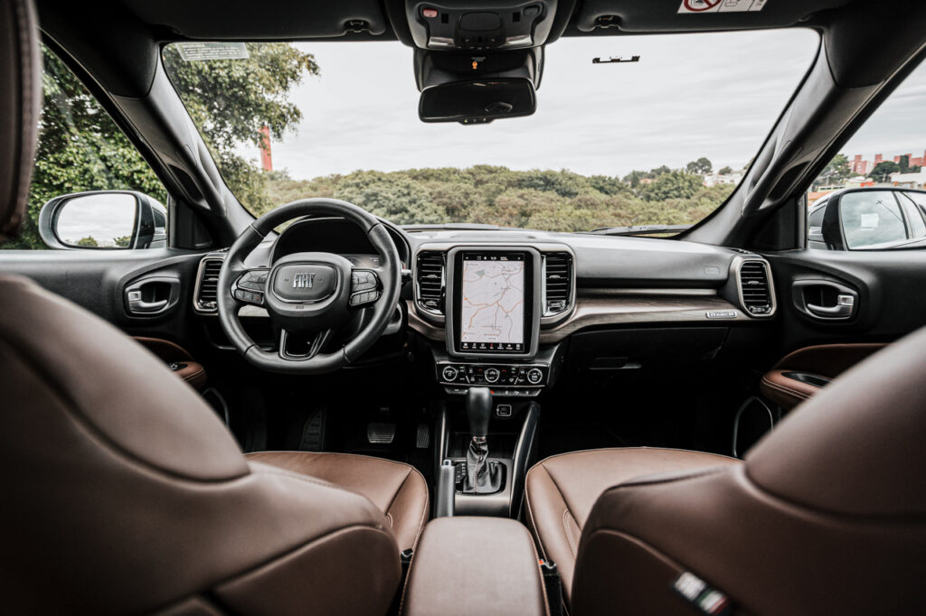 interior da Fiat Toro Ranch Diesel 4x4 2023