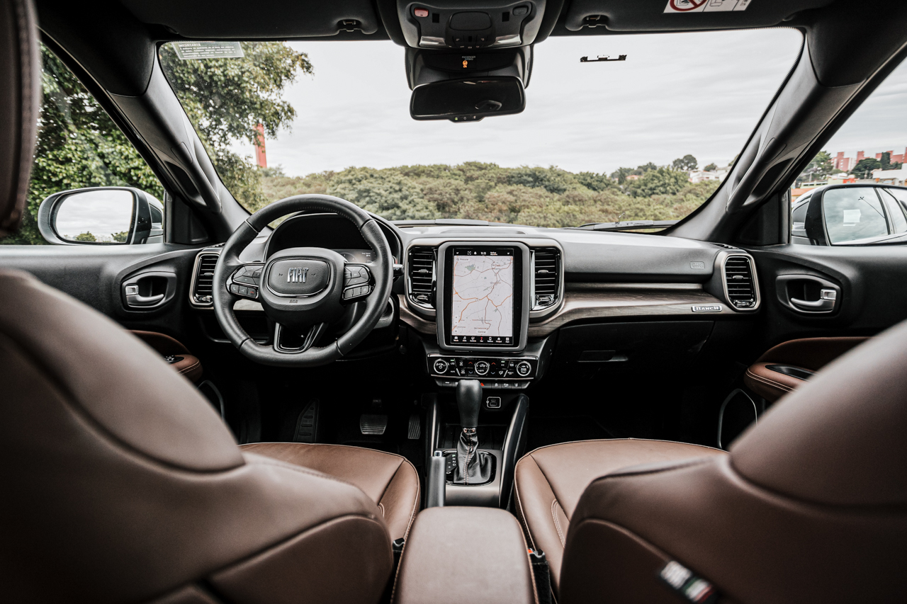 interior da Fiat Toro Ranch Diesel 4x4 2023