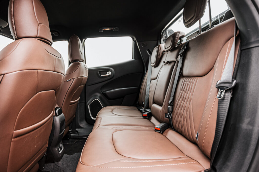 Espaço traseiro da Fiat Toro Ranch Diesel 4x4 2023