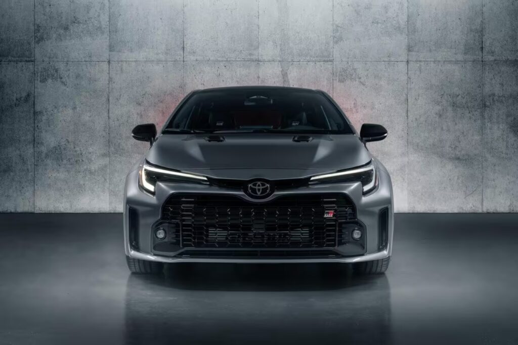 Toyota GR Corolla chega ao Brasil com preço a partir de R$ 416.990 6 TOYOTA GR COROLLA 2024