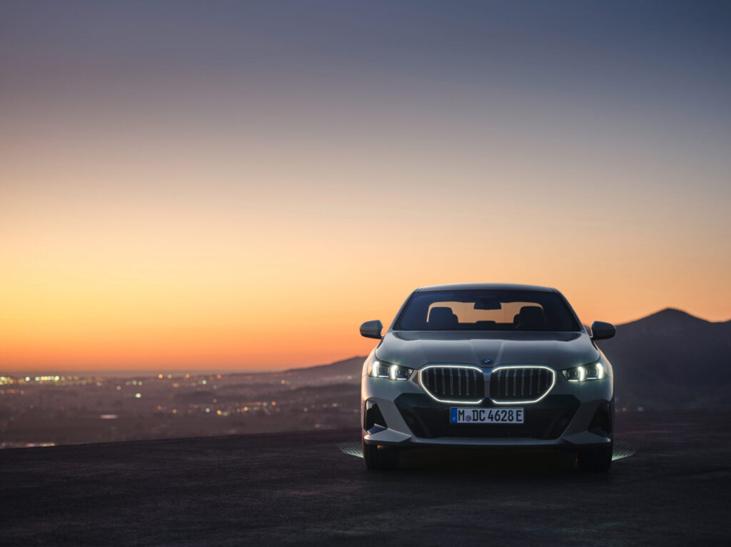 Novo BMW 530e híbrido chega com preço de R$ 574.950 3 P90549062 highRes 530e m sport 04 2024 scaled 1