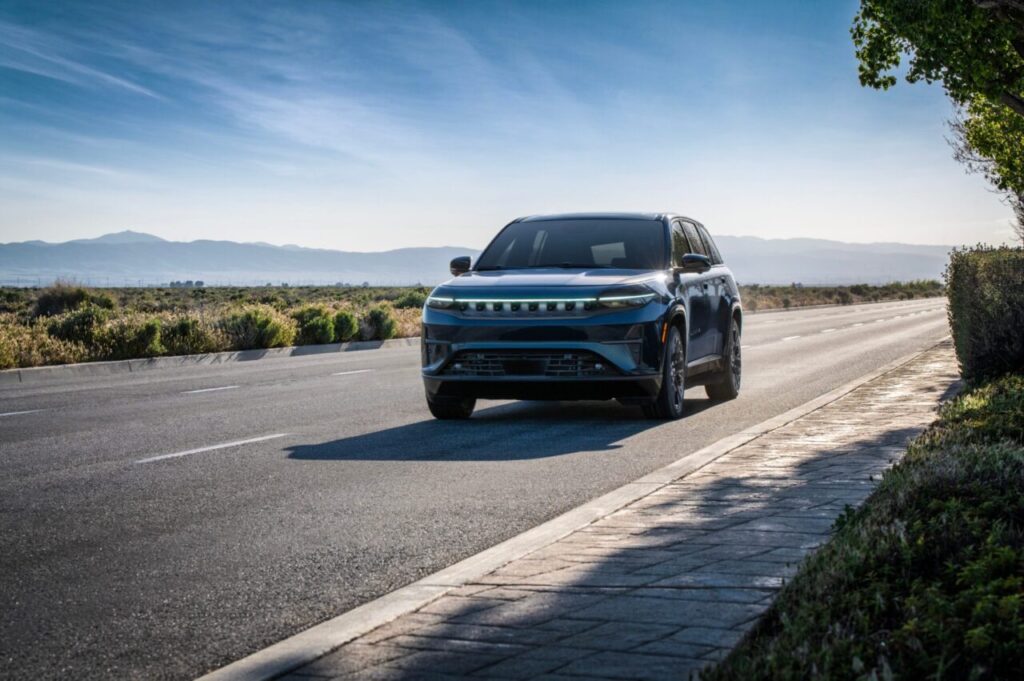 Jeep Wagoneer S: gigante SUV elétrico com 600 cv chega ao mercado 4 2024 Jeep Wagoneer S