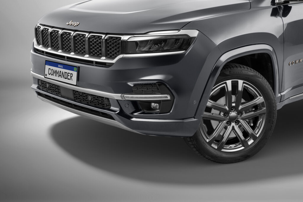 Jeep Commander 2025 chega ao Brasil por R$ 309.990