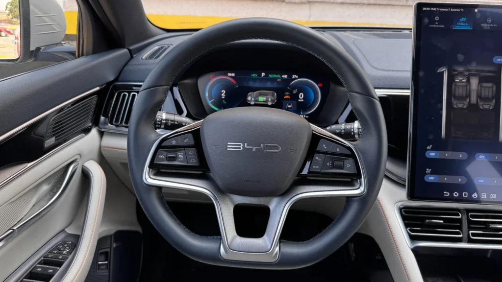 Volante do BYD Song Plus Premium