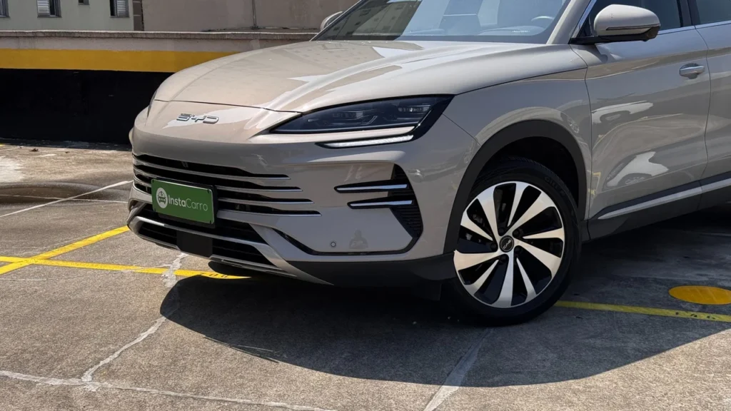 Frente do BYD Song Plus Premium