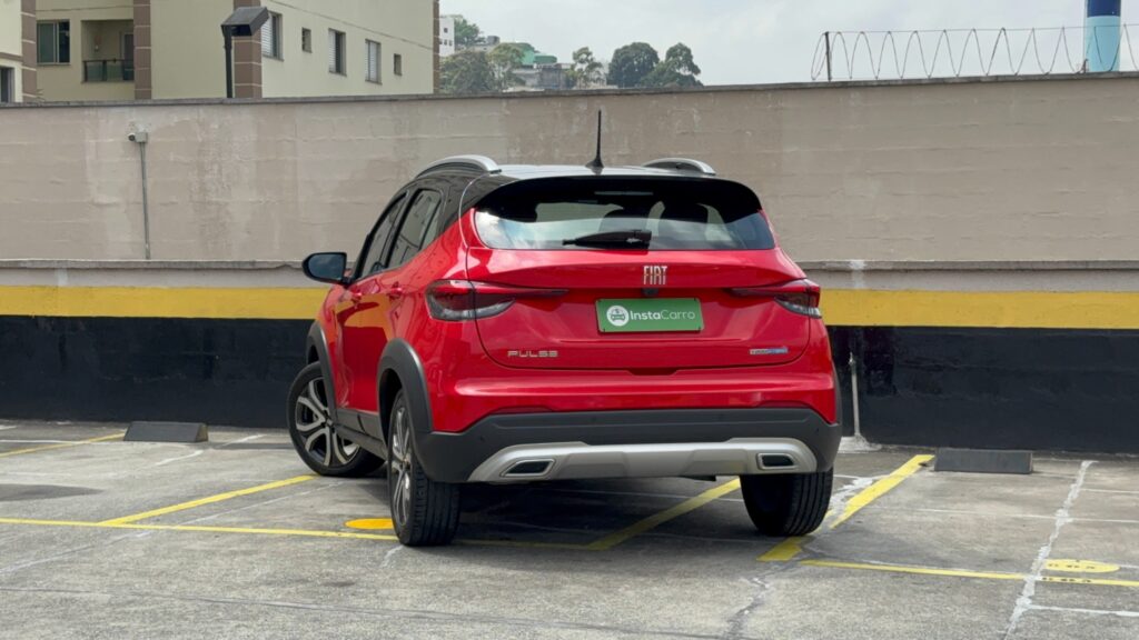 Fiat Pulse Hybrid Impetus: SUV economiza pouco e gera polêmica 9 Traseira do Fiat Pulse Hybrid Impetus Vermelho
