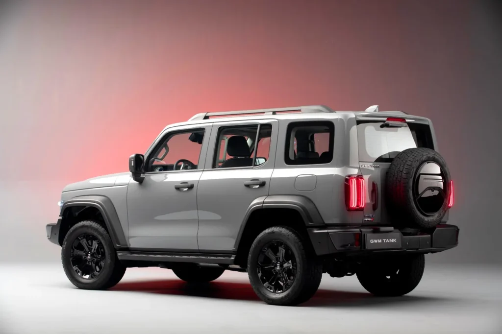 GWM abre reservas do SUV híbrido Tank 300 no Brasil 2 GWM Tank 300 Traseira