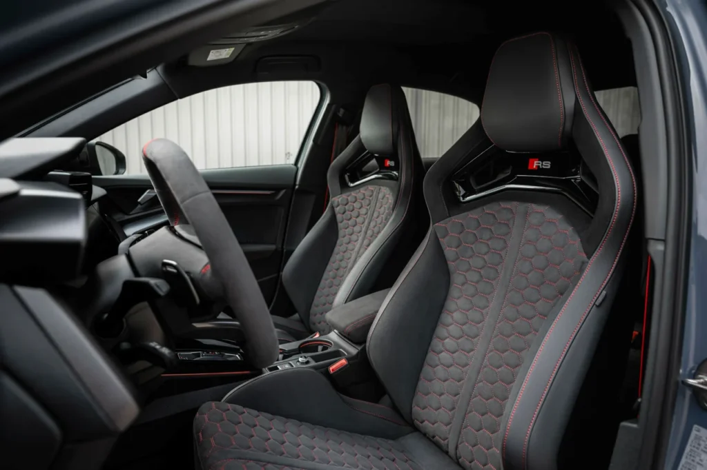 Audi RS 3 Sedan retorna ao Brasil com 400 cv e preços a partir de R$ 659.990 4 Bancos do Novo Audi RS 3 Sedan