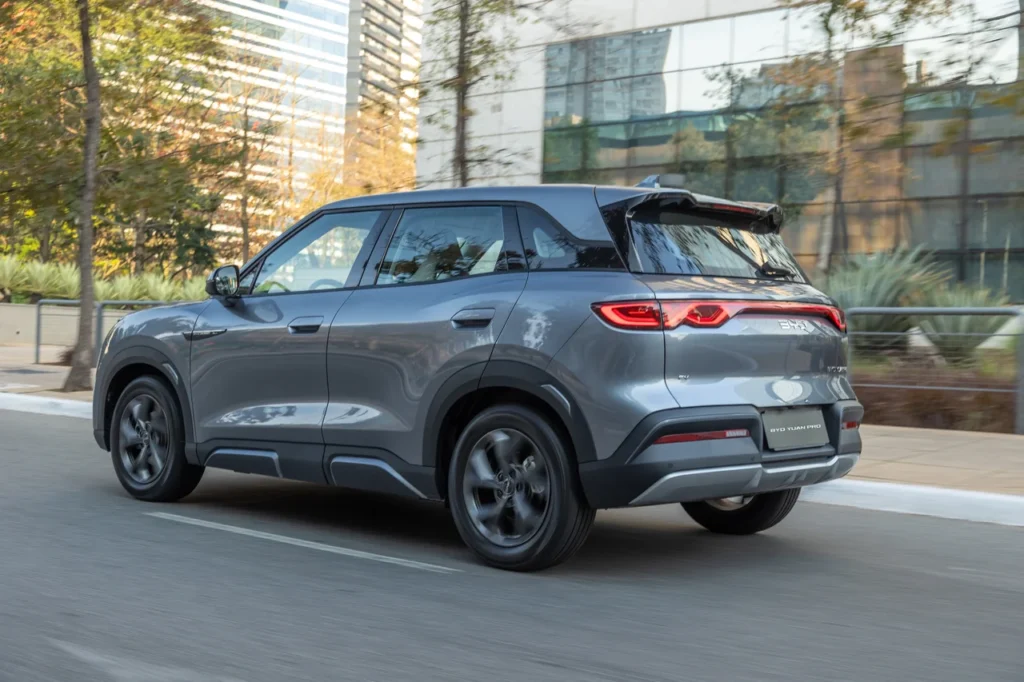 BYD Yuan Pro: o SUV elétrico mais barato do Brasil quer encarar Hyundai Creta e VW T-Cross 2 traseira do BYD Yuan Pro