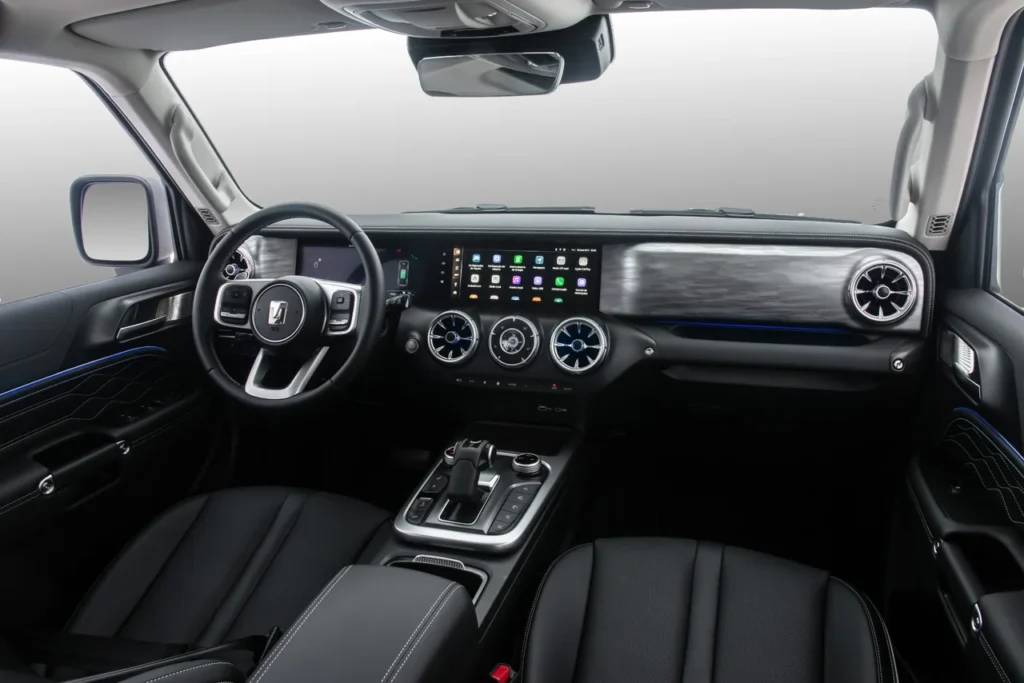 GWM Tank 300 chega por R$ 333 mil para bater de frente com Toyota SW4 7 Interior do GWM Tank 300