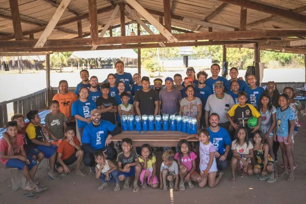 Audi e Litro de Luz levam iluminação solar a 600 moradores da Amazônia 1 Audi e Litro de Luz na Amazônia