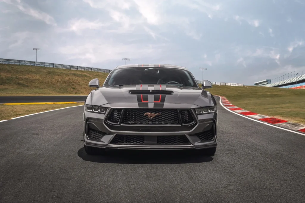 Mustang GT Manual 2025: edição limitada com 492 cv e câmbio manual 7 Ford Mustang GT Manual