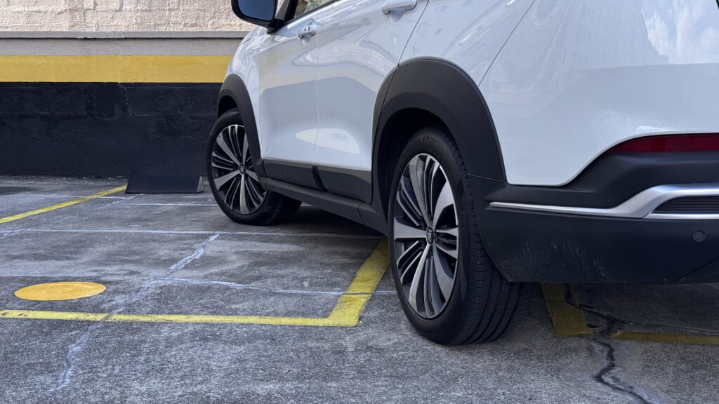 Fiat Fastback Audace híbrido: SUV com cara de cupê e apelo racional 12 Rodads do Fiat Fastback Audace híbrido 2025