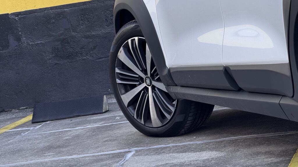 Fiat Fastback Audace híbrido: SUV com cara de cupê e apelo racional 10 Rodads do Fiat Fastback Audace híbrido 2025