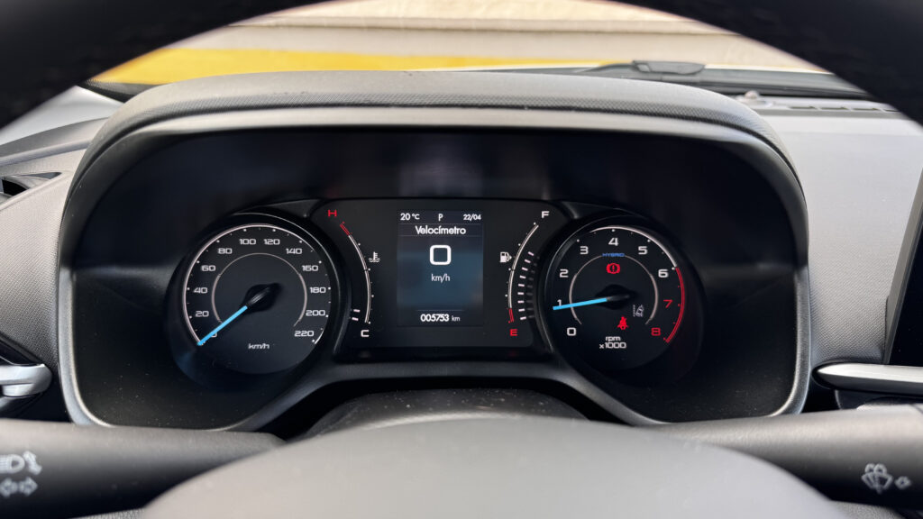 Fiat Fastback Audace híbrido: SUV com cara de cupê e apelo racional 6 Painel de instruções do Fiat Fastback Audace híbrido 2025