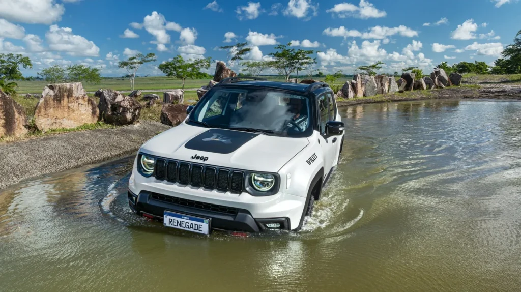Jeep Renegade ganha série especial de 10 anos no Brasil 4 Jeep Renegade 10 anos atravessando curso d'água, evidenciando suas capacidades off-road.