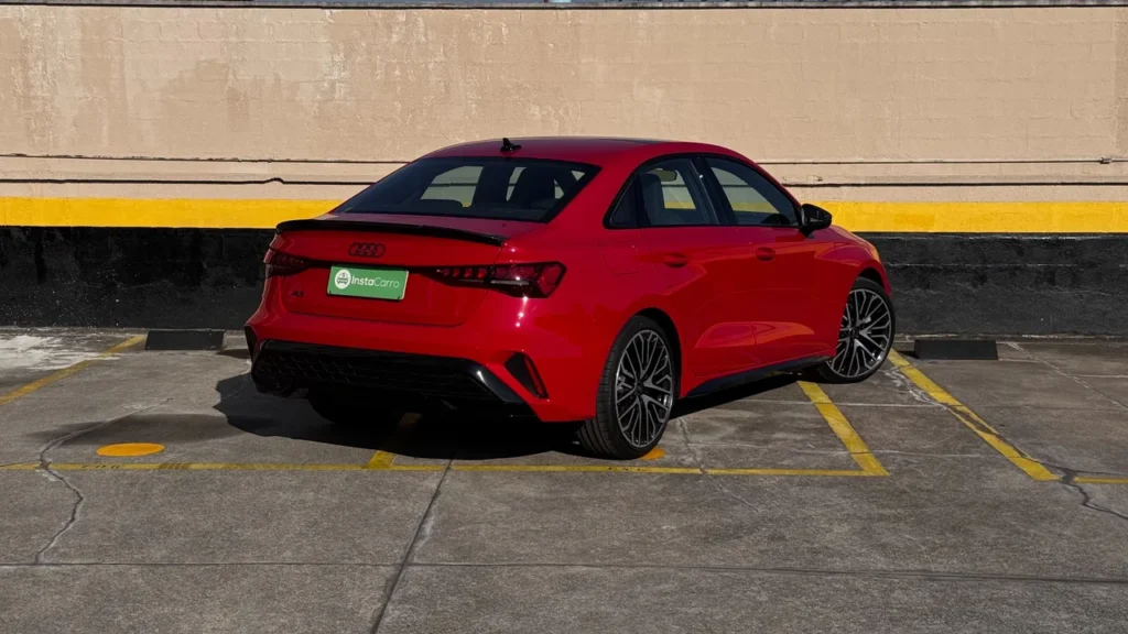 Audi A3 Sedan Performance Black: esportividade e refinamento na medida certa 12 Traseira do Audi A3 Sedan Performance Black