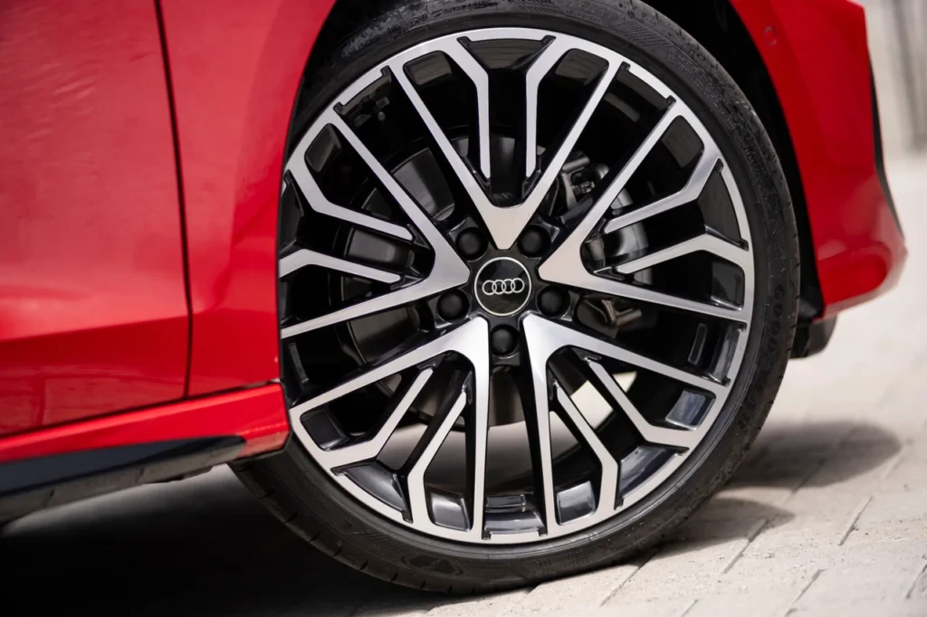 Audi A3 Sedan Performance Black: esportividade e refinamento na medida certa 20 Roda do Audi A3 Sedan Performance Black