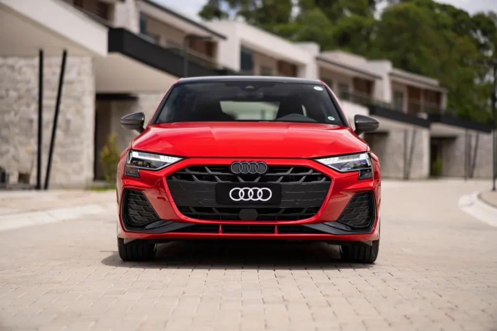 Audi A3 Sedan Performance Black: esportividade e refinamento na medida certa 9 Audi A3 Sedan Performance Black Vermelho Progressivo