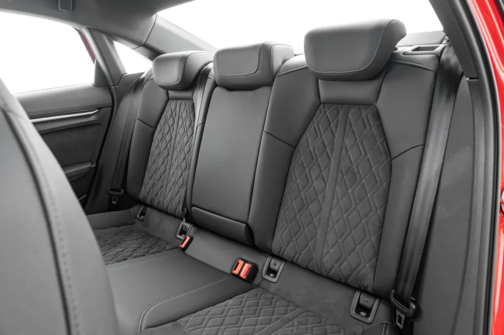 Audi A3 Sedan Performance Black: esportividade e refinamento na medida certa 5 Banco traseiro do Audi A3 Sedan Performance Black