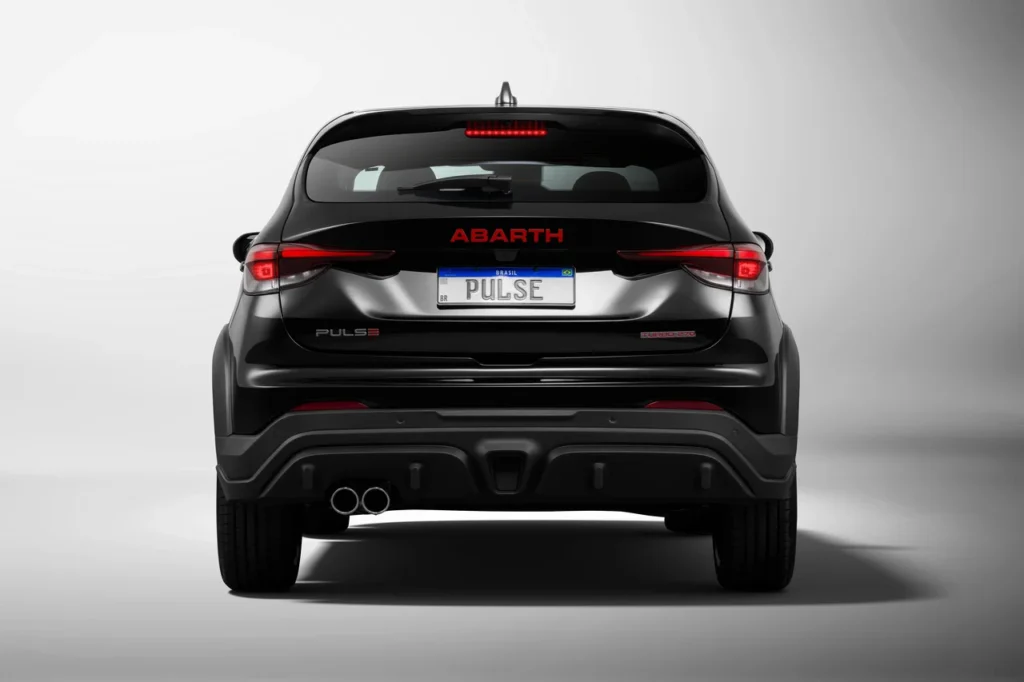 Novo Pulse Abarth 2026 estreia com nova dianteira, teto solar e preço de R$ 157.990 5 Traseira do Fiat Pulse Abarth 2026