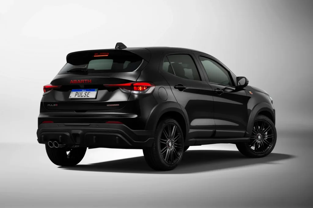 Novo Pulse Abarth 2026 estreia com nova dianteira, teto solar e preço de R$ 157.990 4 Traseira do Fiat Pulse Abarth 2026