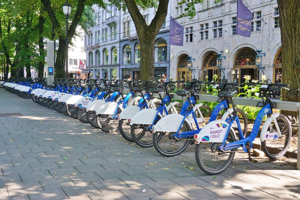 bicicletas estacionadas em Oslo