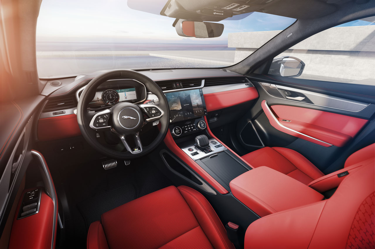 Interior vermelho do Jaguar F-Pace 2021