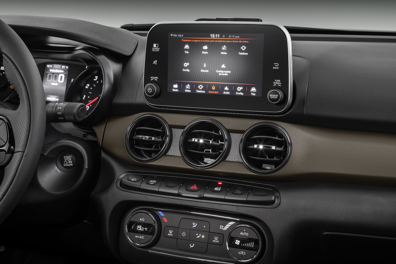 Fiat Cronos 2022 agora só vem com motorização 1.3 e câmbio manual central multimidia cronos s design