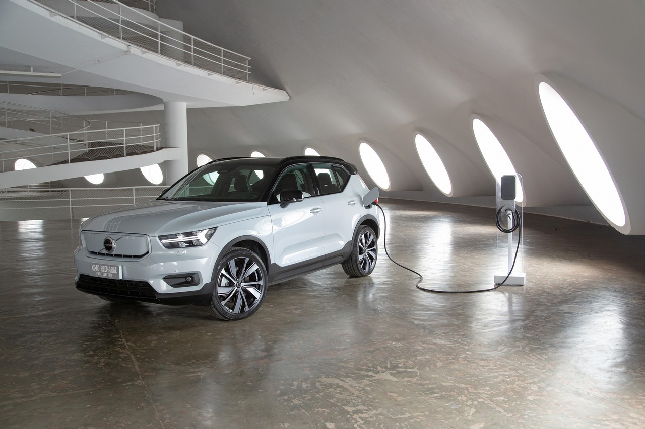 Volvo XC40 Pure Recharge Electric