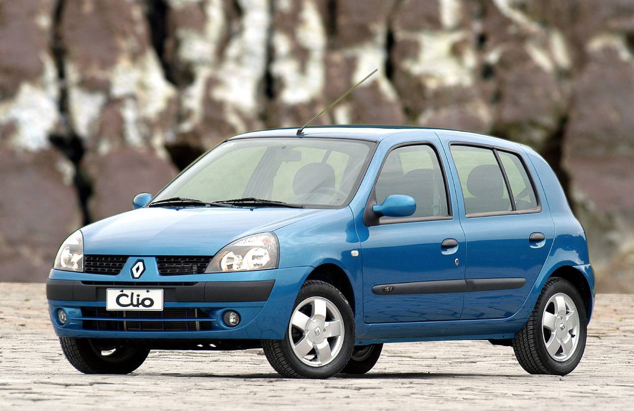 melhor versão do Renault Clio Expression azul