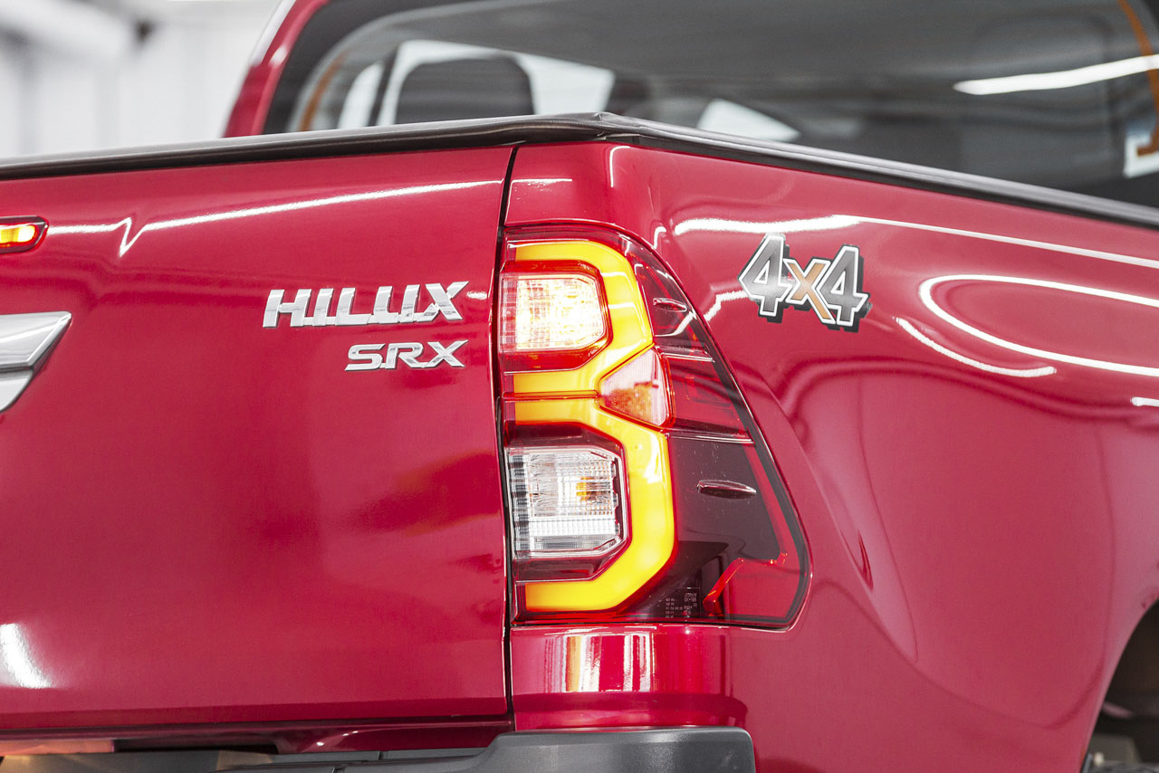 Toyota Hilux SRX - lanterna traseira