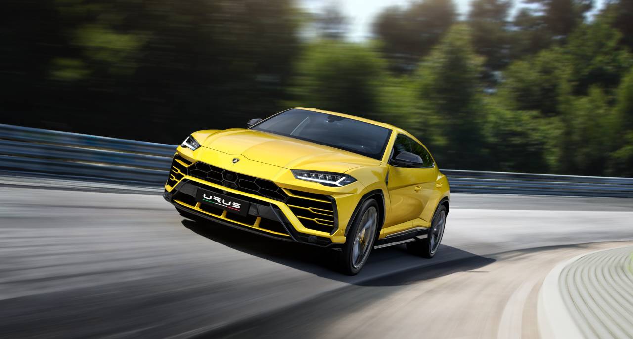 Lamborghini Urus amarela