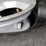 Saiba como funciona a troca do pneu com sensor