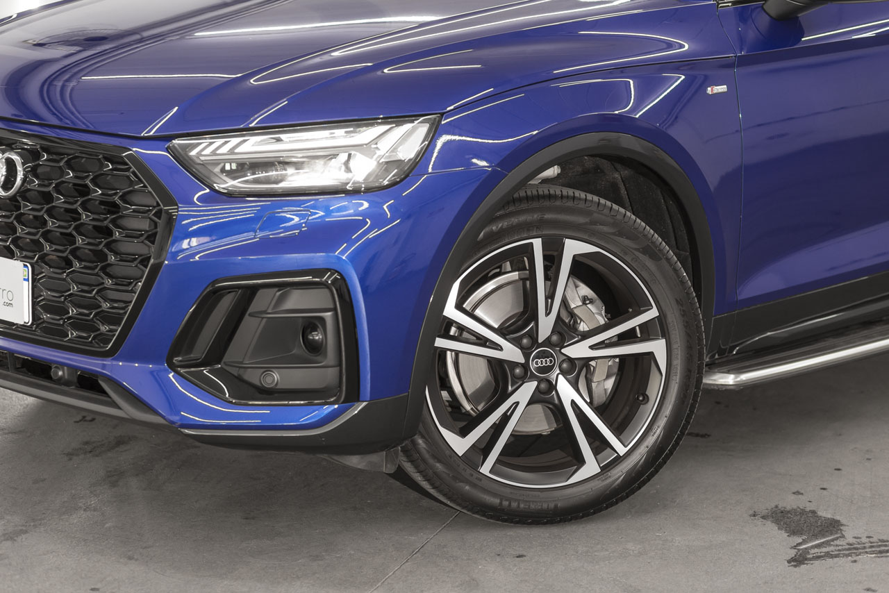 Audi Q5 Sportback - faróis fullLED Matrix e rodas de 20 polegadas