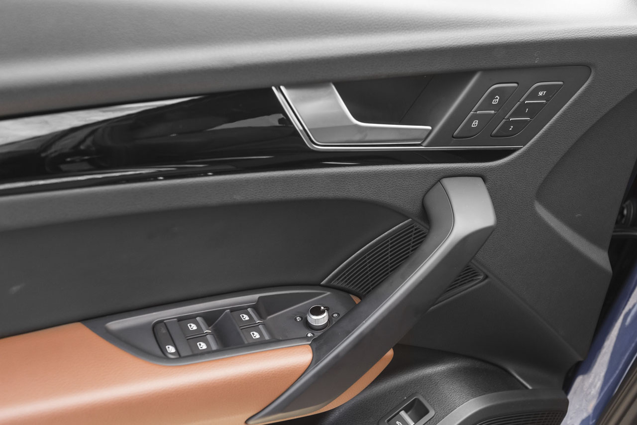 Audi Q5 Sportback - botões dos vidros elétricos e retrovisores